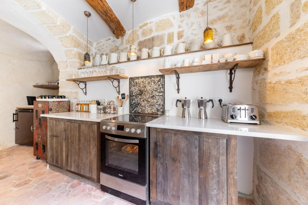 La Cour St Siffret- Uzes Panzió Saint-Siffret Kültér fotó