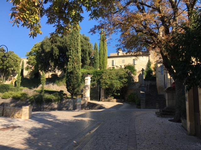 La Cour St Siffret- Uzes Panzió Saint-Siffret Kültér fotó